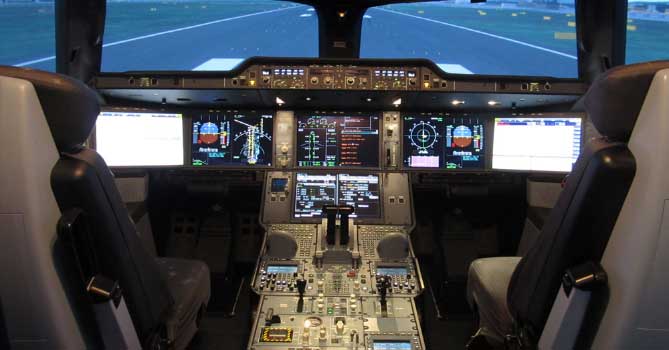 A350 Cockpit Simulator Be a pilot in Full Flight Simulators