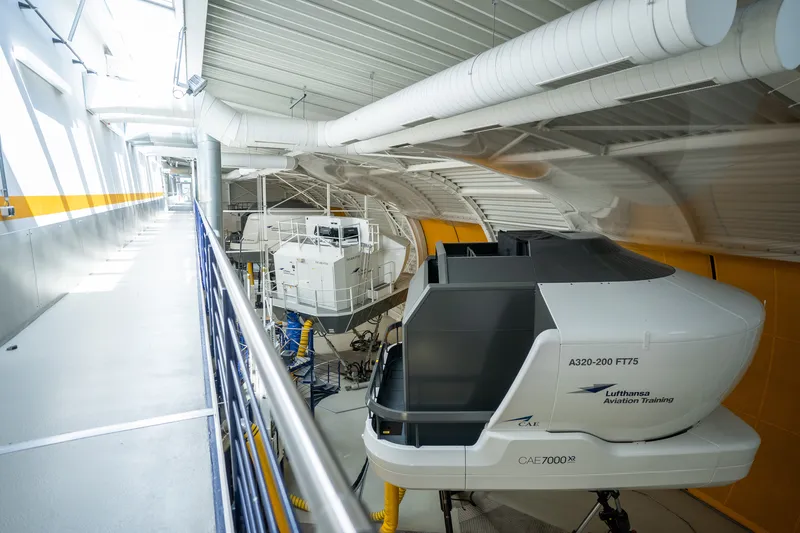 Lufthansa Flugsimulator Halle Kurzstrecke Lufthansa Flugsimulator Halle mit Full Flight Simulatoren Kurzstrecke