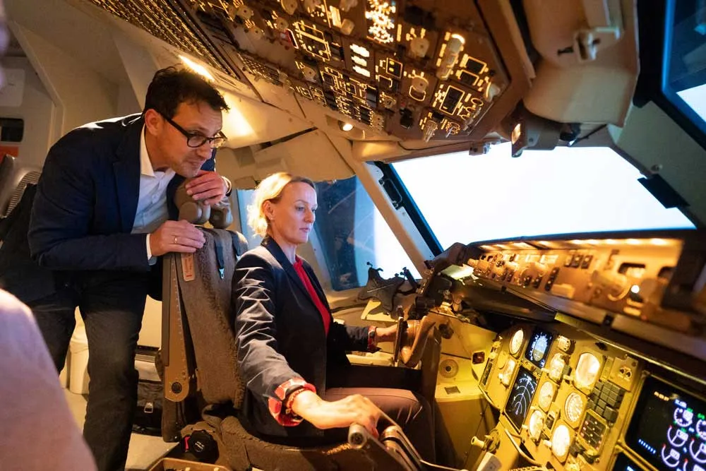 Anleitung im Cockpit beim Simulatorflug