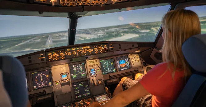 Lufthansa Simulatorflug BER Simulatorflug im LATC Berlin