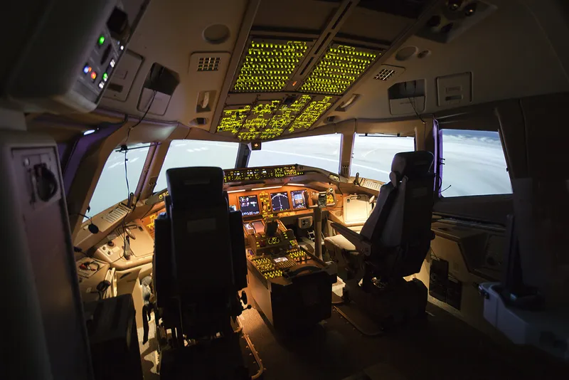 ProFlight Flugsimulator Cockpit von Innen